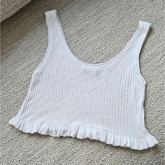 💝White Ribbed Sleeveless Top - Picture 1 of 2